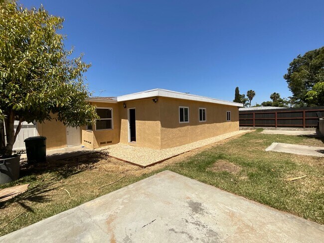 Building Photo - 6653 Julie St