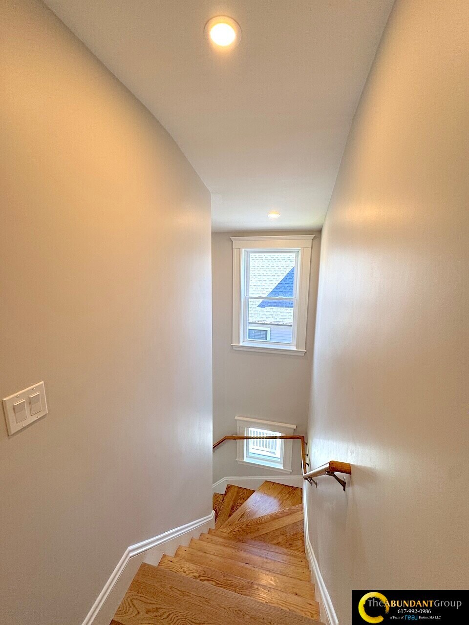 Building Photo - 14 White St