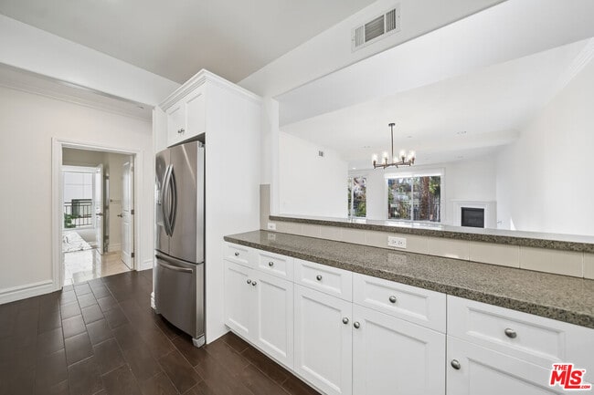 Building Photo - 1050 S Holt Ave