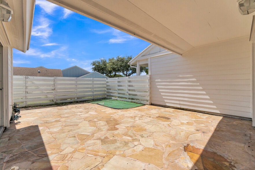 Building Photo - 13737 SW 147th Circle Ln