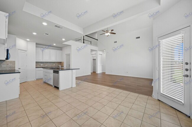 Building Photo - 1124 Salem Dr