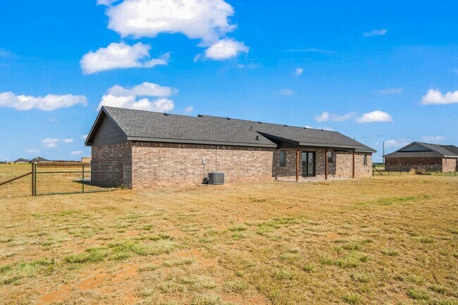 Building Photo - New Construction Home In Idalou ISD!