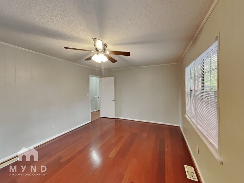 Building Photo - 1172 Westridge Cir