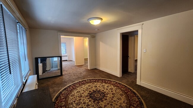 DR - 6909 Linden Ave