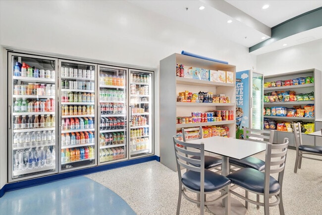 Building Photo - 12562 International Dr