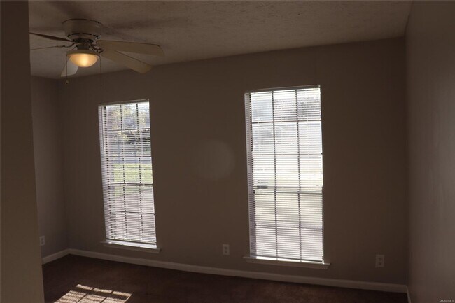 Building Photo - 760 N Burbank Dr