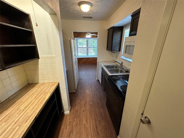 Building Photo - 917 Cherrywood Trail