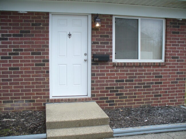 Building Photo - 212 E Tompkins St