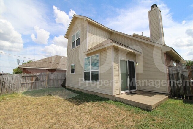 Building Photo - 2320 Hunters Run Dr