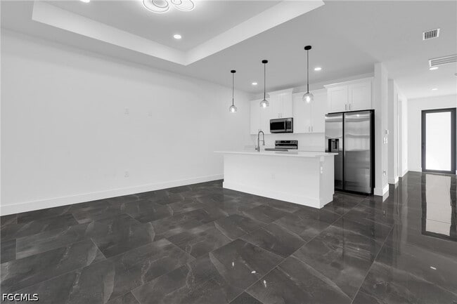 Building Photo - 111 Harry Ave S