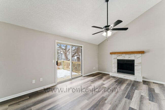 Building Photo - 6620 W 152nd St