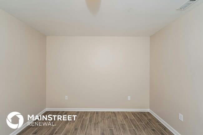 Building Photo - 1282 Railroad Dr