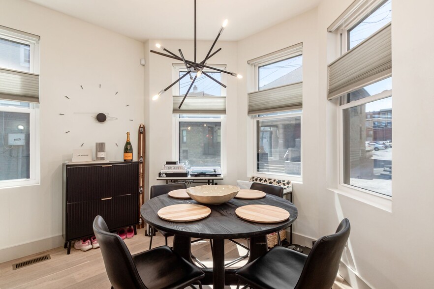 Building Photo - 1196 Hamlet St