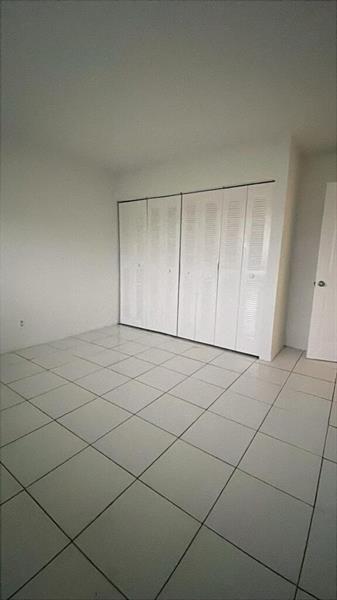 Building Photo - 5831 SW 36th Ct