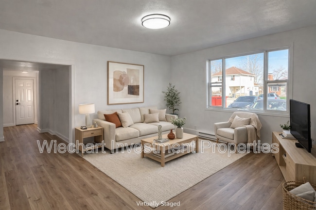 Building Photo - 867 W Spring St