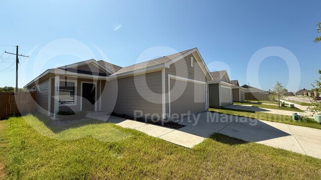 Building Photo - 1117 Desert Willow Dr