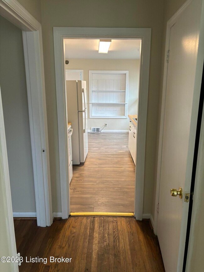 Building Photo - 215 Heady Ave