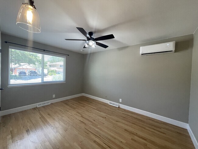 Building Photo - 7604 Sierra Azul Ave NE