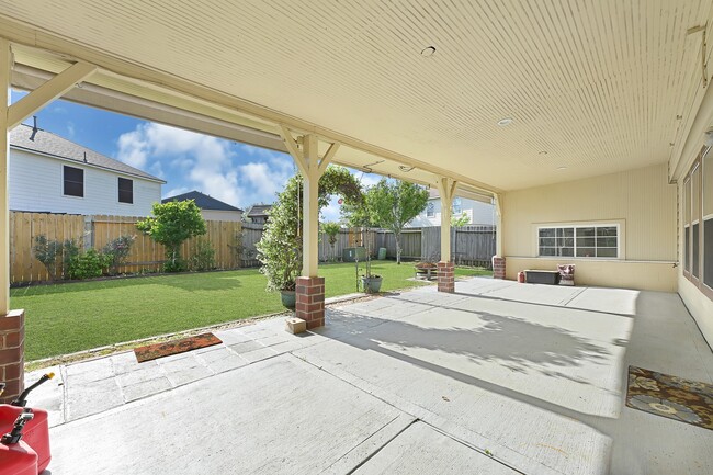 Building Photo - 8027 Saffron Ln
