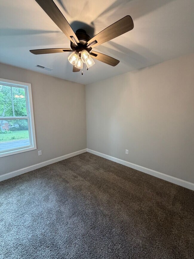 Building Photo - 1713 Golf Club Ln NW