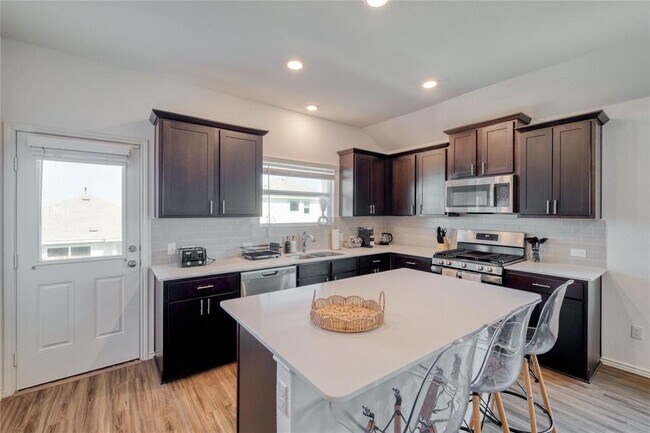 Building Photo - 3212 Ancira Pl