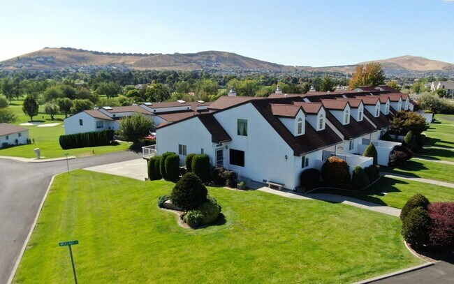 Building Photo - 435 Nicklaus Ct