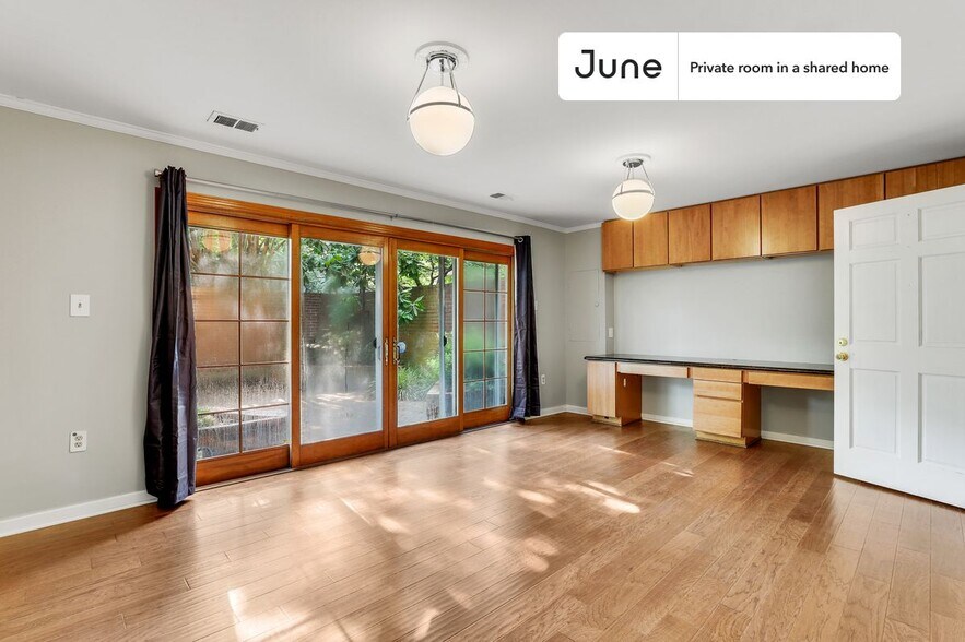 Primary Photo - Room in Shared 7 bed/4 bath home
