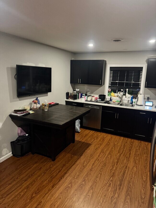 Building Photo - 3409 Leroy St