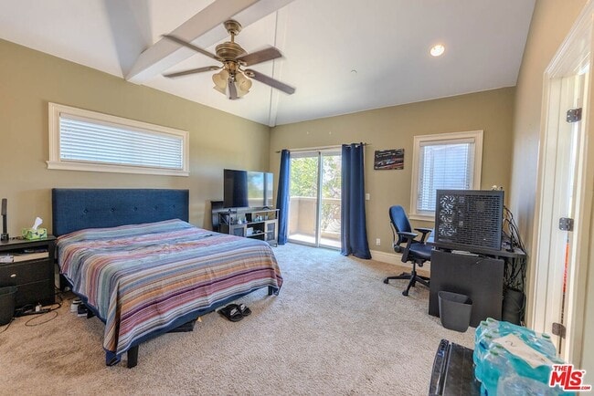 Building Photo - 1912 Vanderbilt Ln