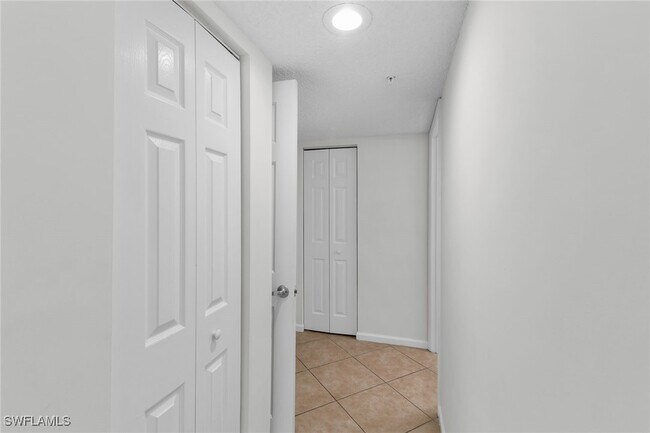 Building Photo - 1810 Florida Club Cir