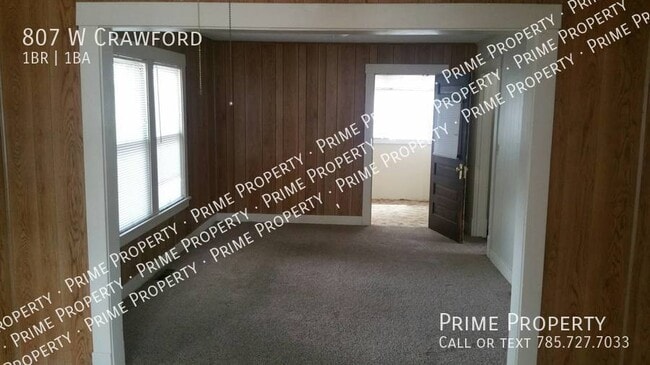 Building Photo - 807 W Crawford-