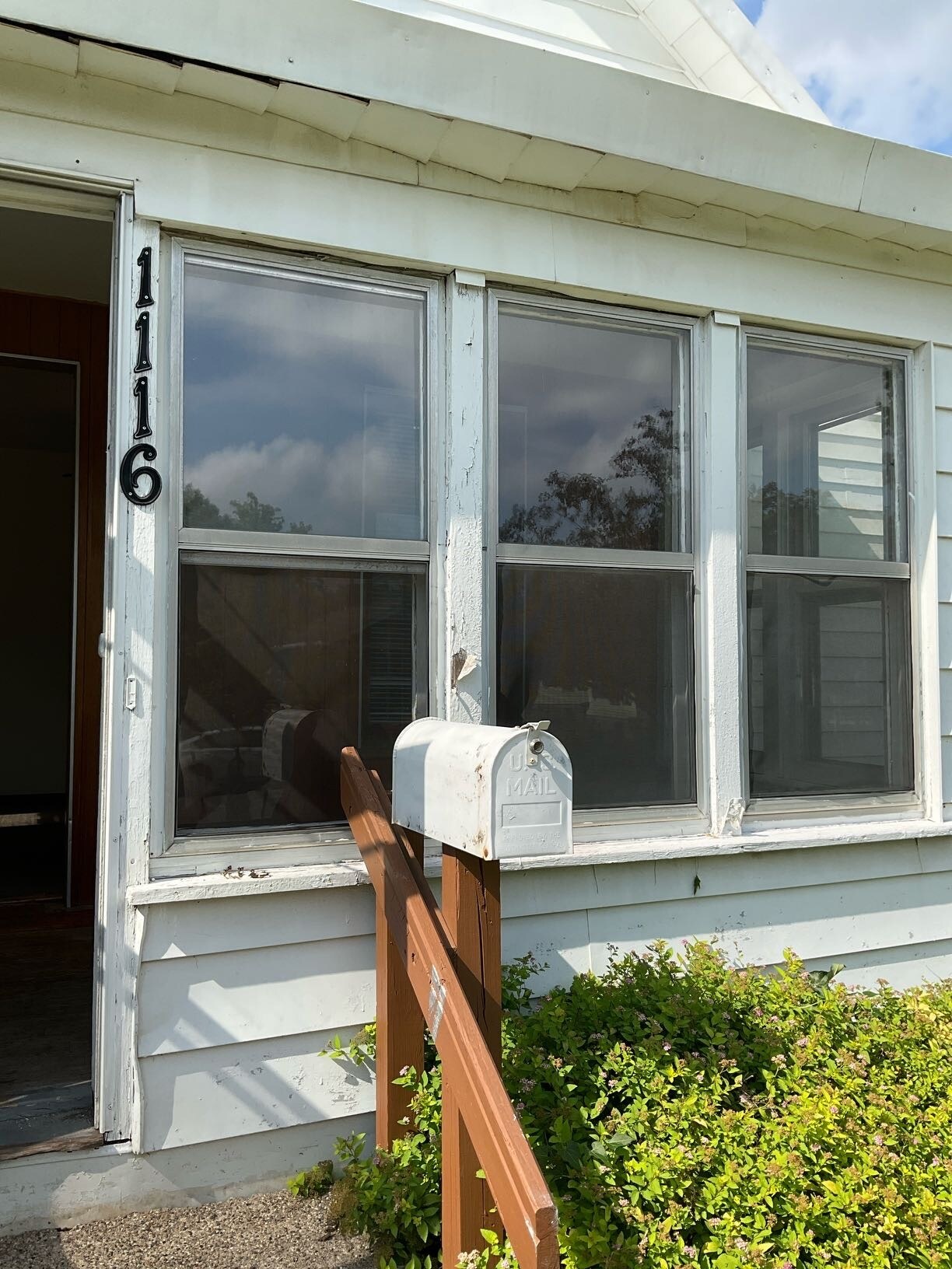 Building Photo - 1116 E Davenport St