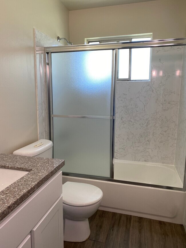 Remodeled bathroom - 258 Pamela Dr