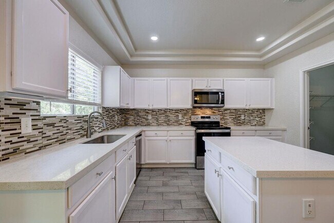 Building Photo - 16608 Shipshaw River Dr