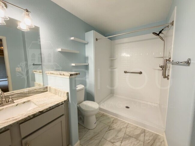 Building Photo - 6925 Ash Creek Heights