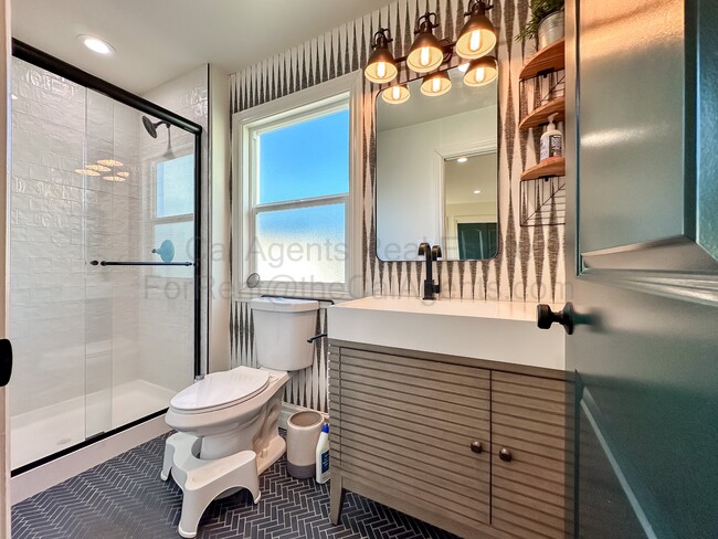 Building Photo - 201 Ashbury Ave