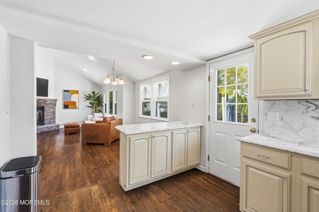 Building Photo - 4 Cheryl Dr