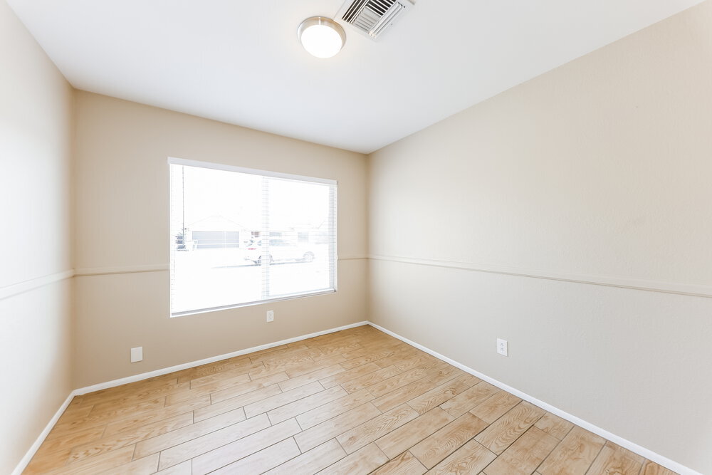 Building Photo - 10801 W Wagon Wheel Dr