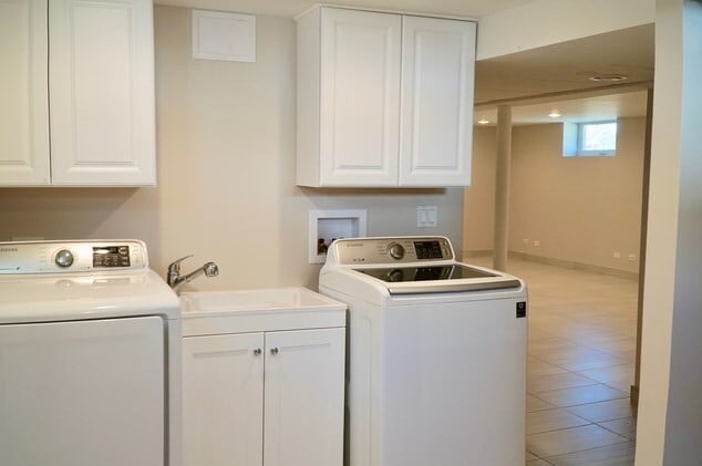 Building Photo - 7744 W Strong St