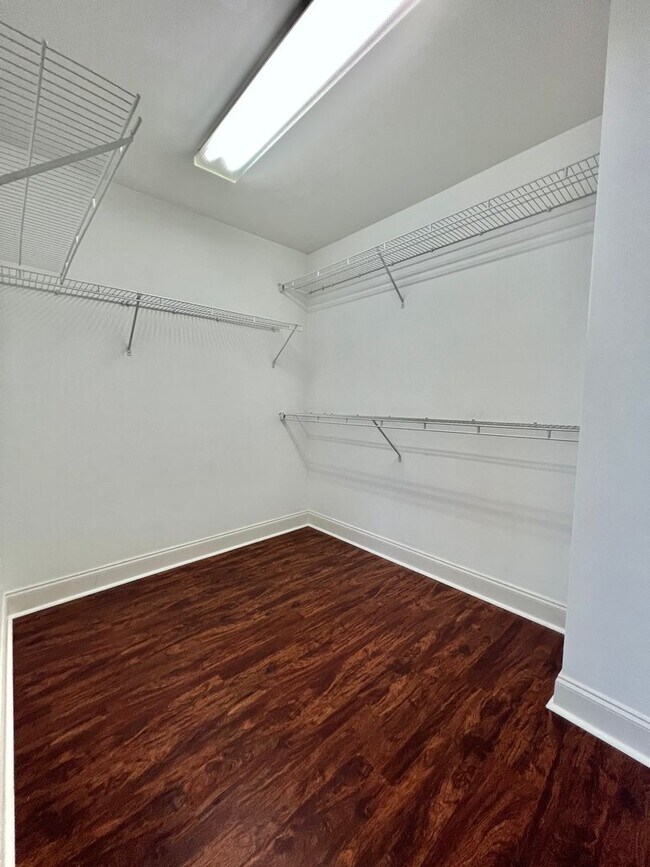 Building Photo - 3 Bed, 2.5 Bath Townhome 1 Mile from Downtown Franklin