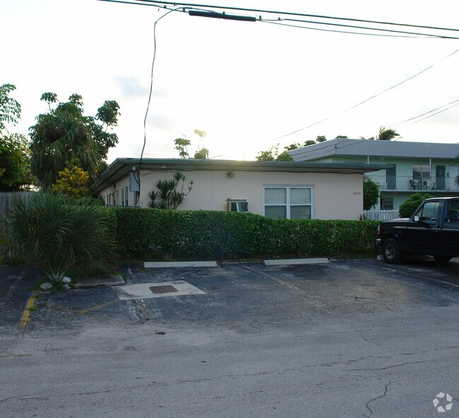 Primary Photo - Victoria Park Villas