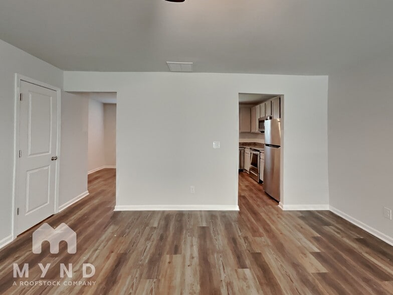 Building Photo - 1834 Carrington Dr