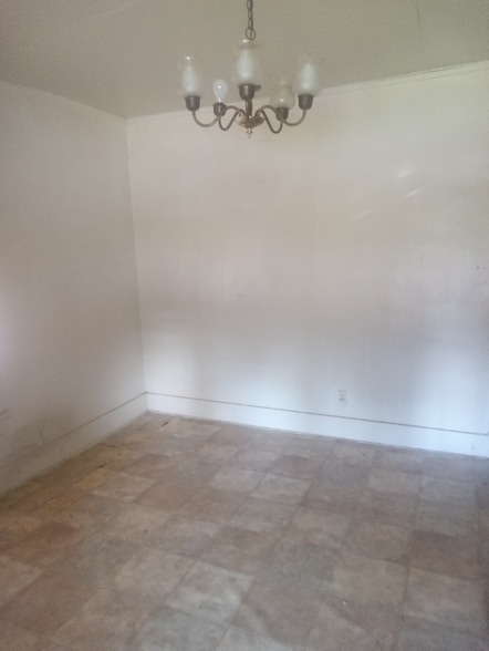 Building Photo - 374 Person