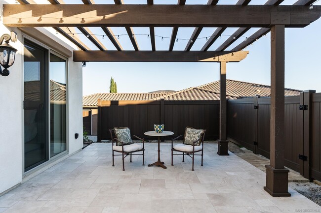 Building Photo - 424 Agua Vista Dr