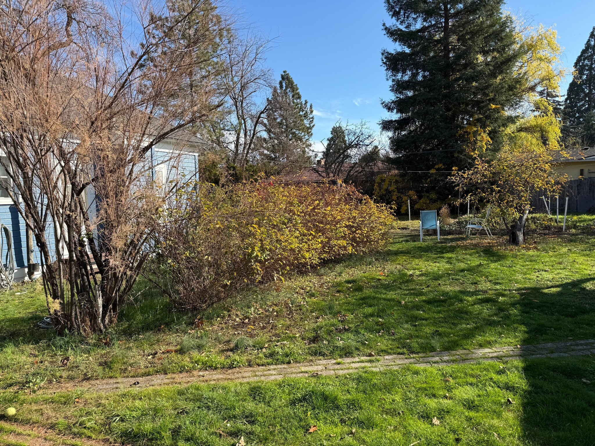 Building Photo - 104 S 1st St