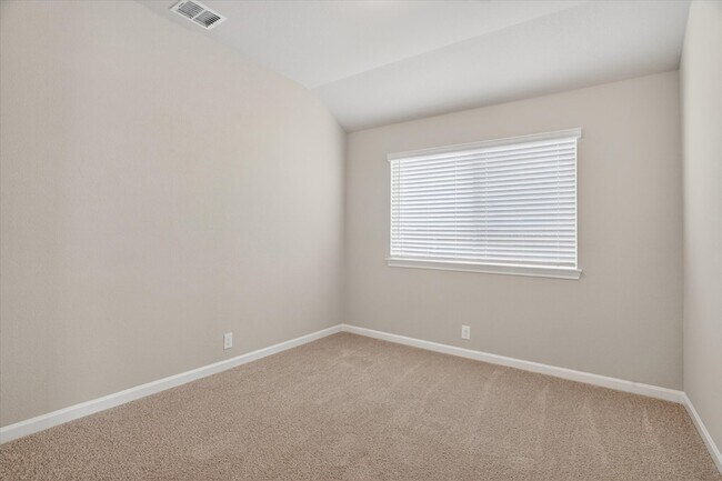 Building Photo - 925 Creekhollow Dr