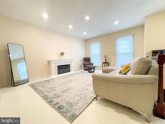 Building Photo - 20 Cedarwood Ct