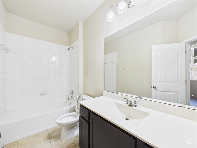 Building Photo - 16424 Pienza Dr