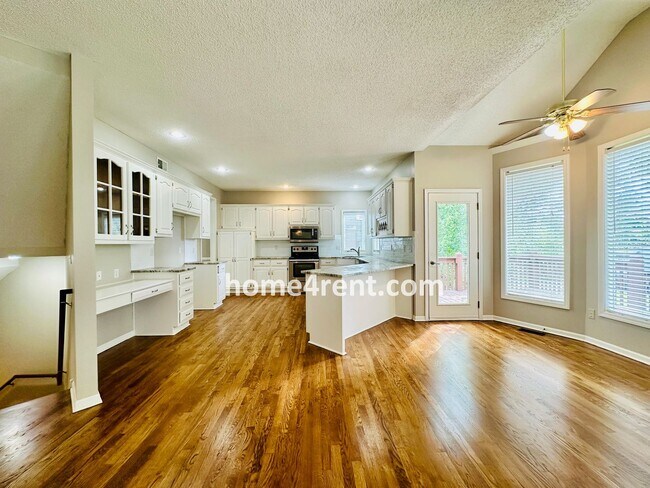 Building Photo - Beautifully Renovated Home in Olathe with a Finished Basement!