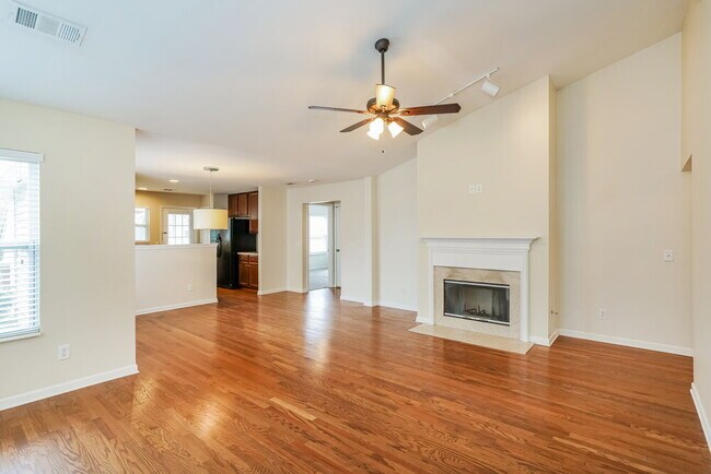 Building Photo - 2151 Erin Ln